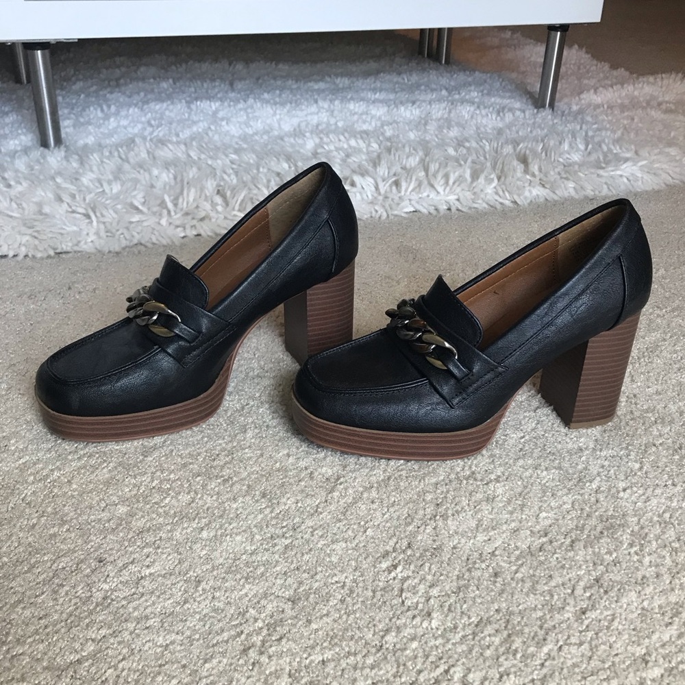 White Mountain Manning Block Heeled Pumps